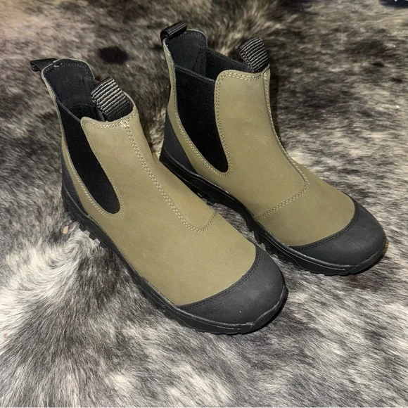 Woden Waterproof Track Boot Magda Rubber Olive Chelsea Size 7.5 Rain Bootie - Picture 1 of 8